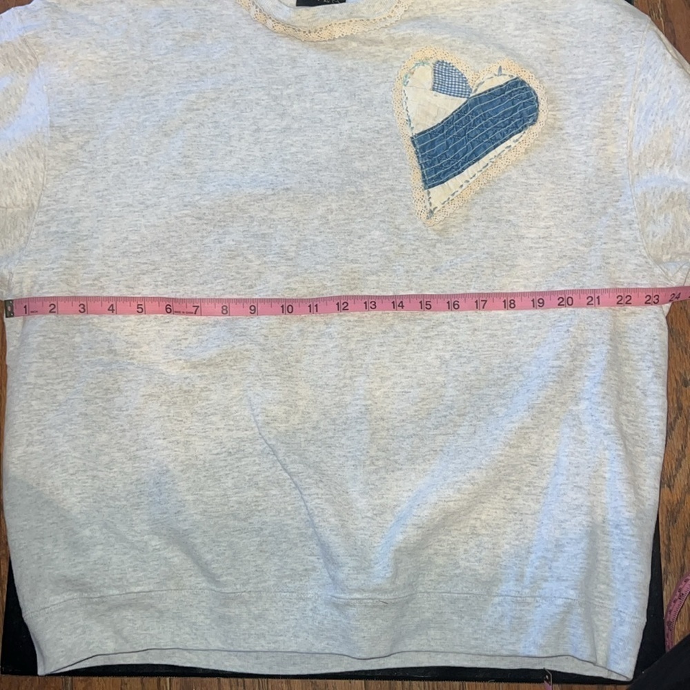 Vintage Patchwork Quilt Heart and Lace Crewneck Sweatshirt - Picture 7 of 8
